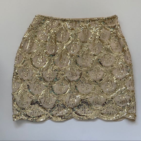 Tobi Gold Sequin Scallop Mini Skirt - Picture 2 of 10